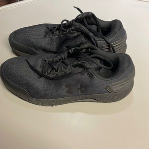 Men’s Underarmour sneakers